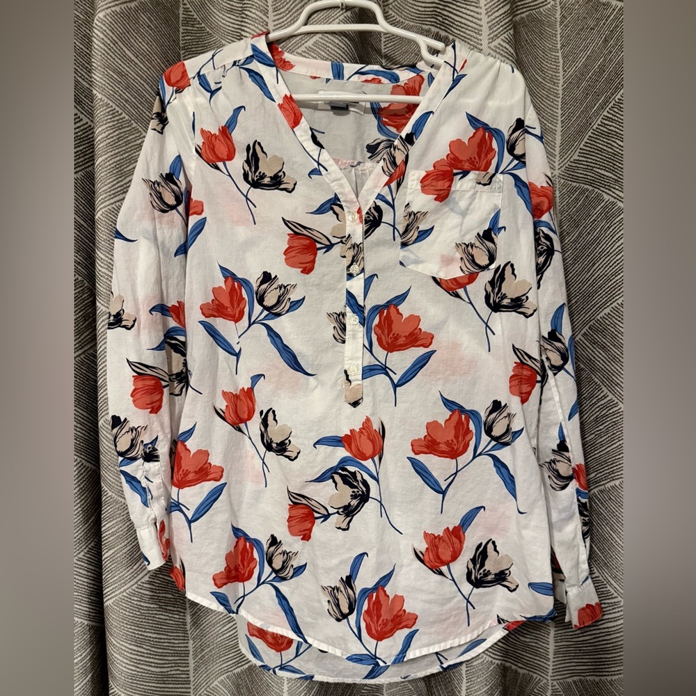 Old Navy Red and Blue Floral Blouse - Small